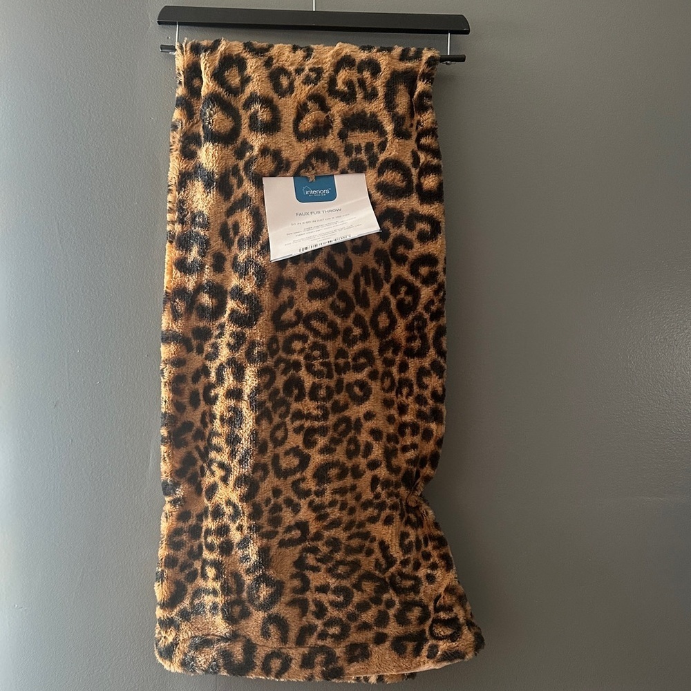 Reversible Faux Fur Throw animal print blanket cozy comfy oversized mom’s gift - Picture 1 of 4